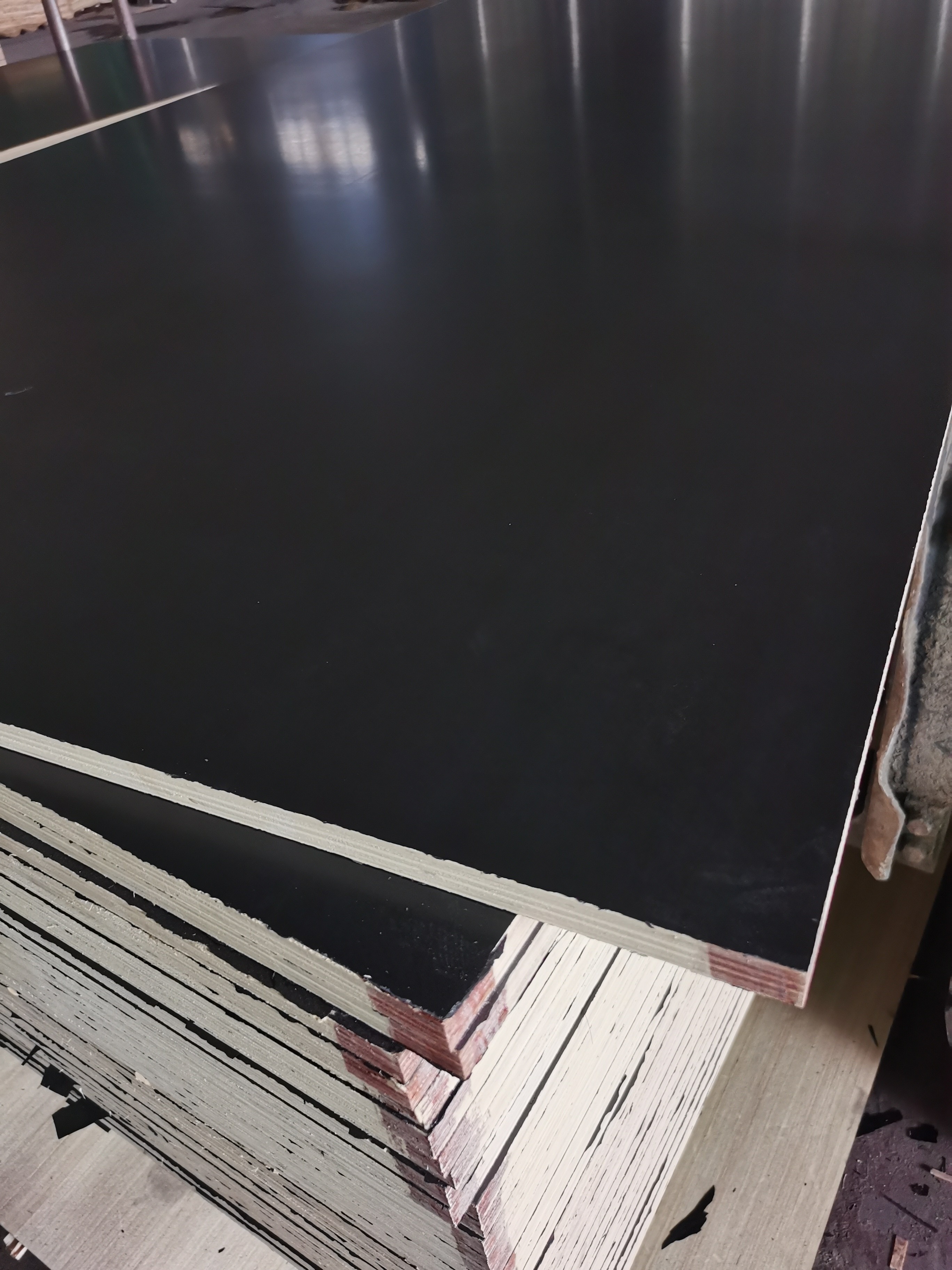  WBP Two times hot pressed black film faced plywood with combi core poplar mixed eucalyptus