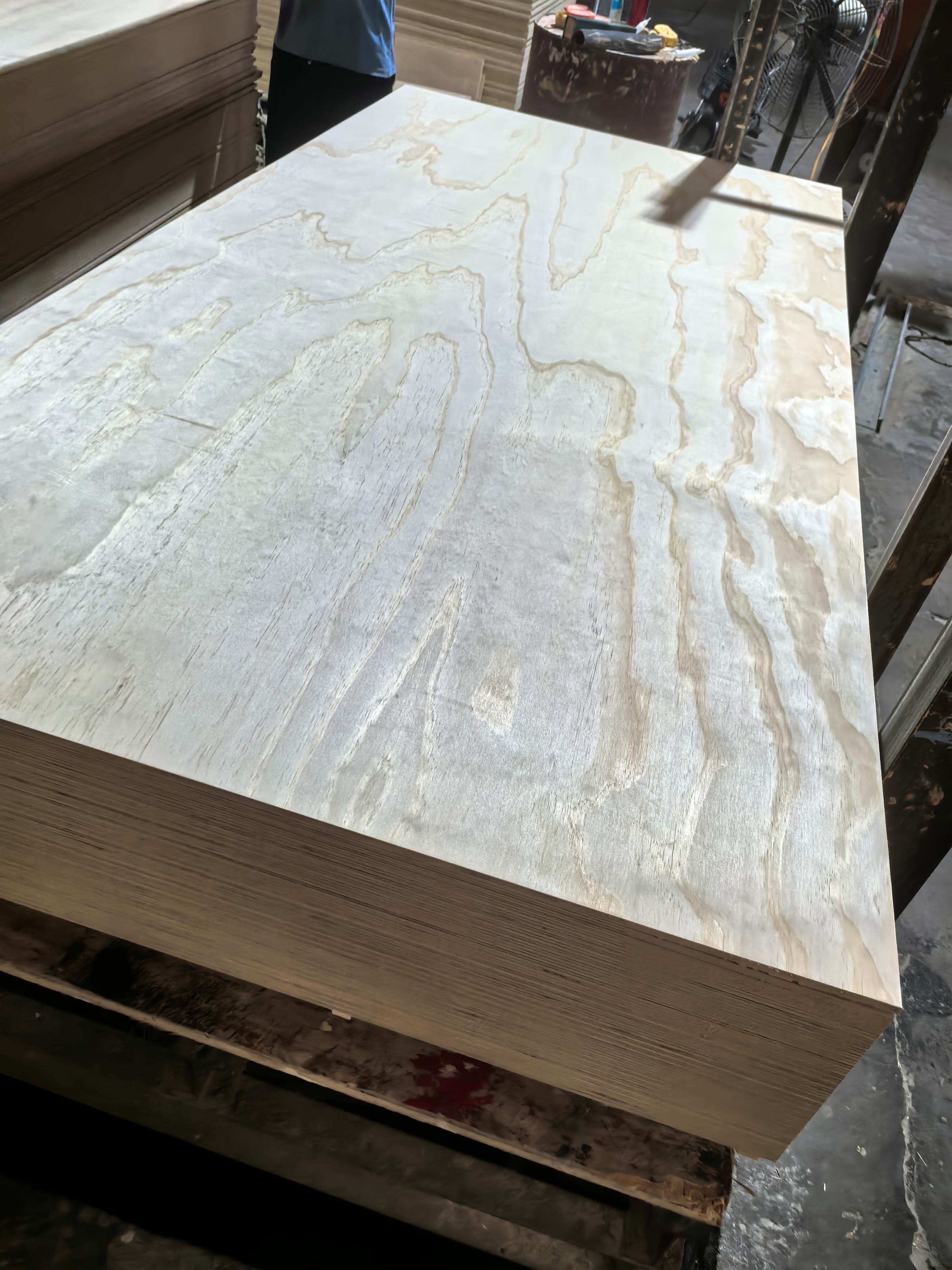 Pine Plywood with E1 Glue C/D Grade