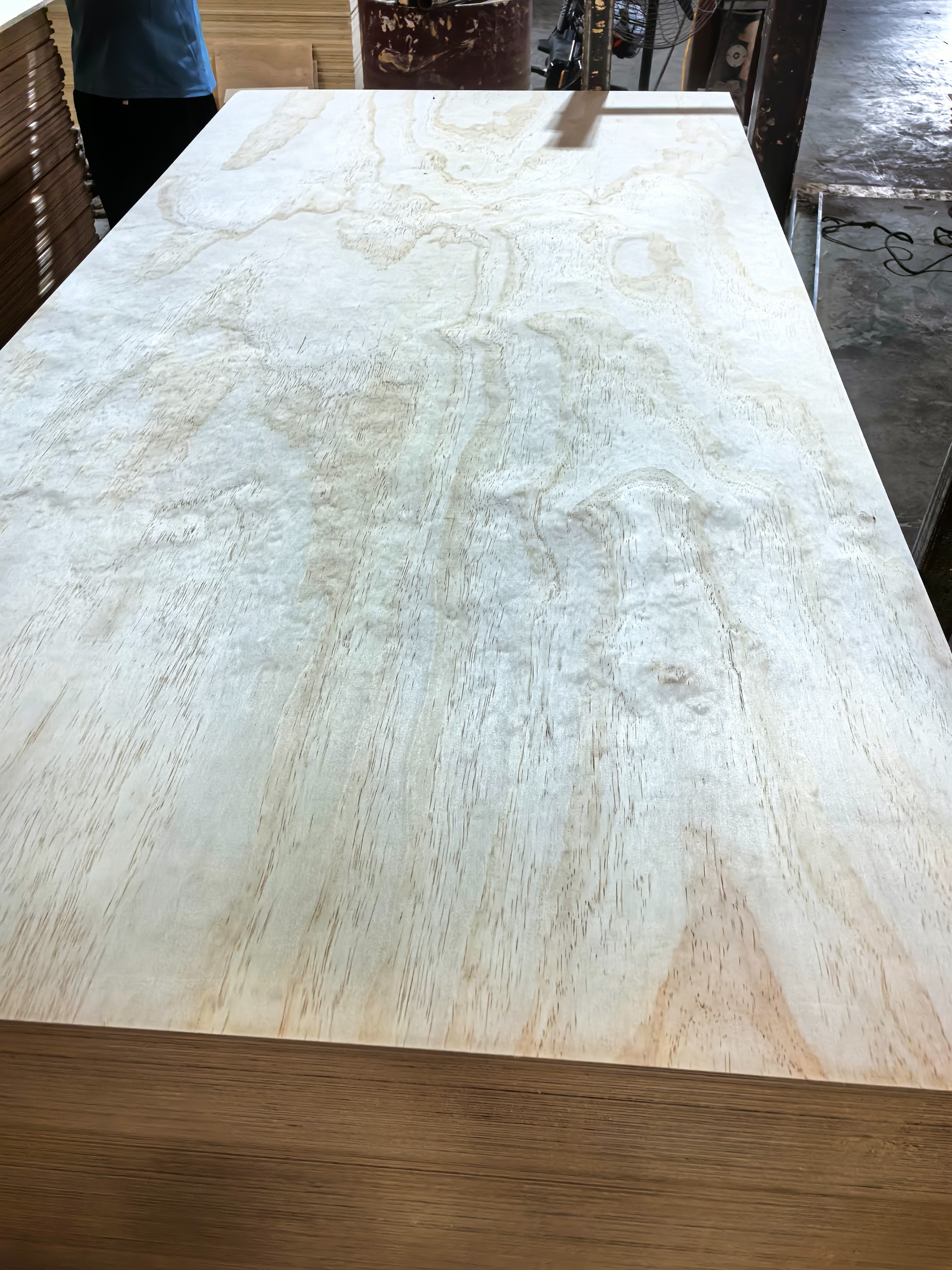 Pine Plywood with E1 Glue C/D Grade