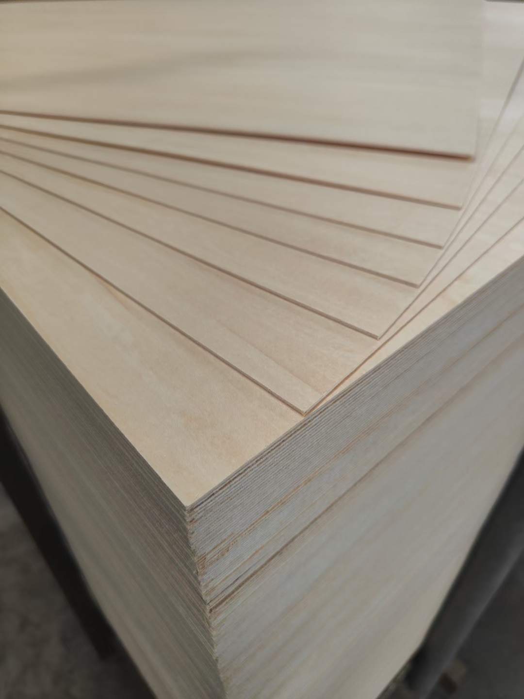 New product-Basswood plywood for laser cutting toys and craft(图2)