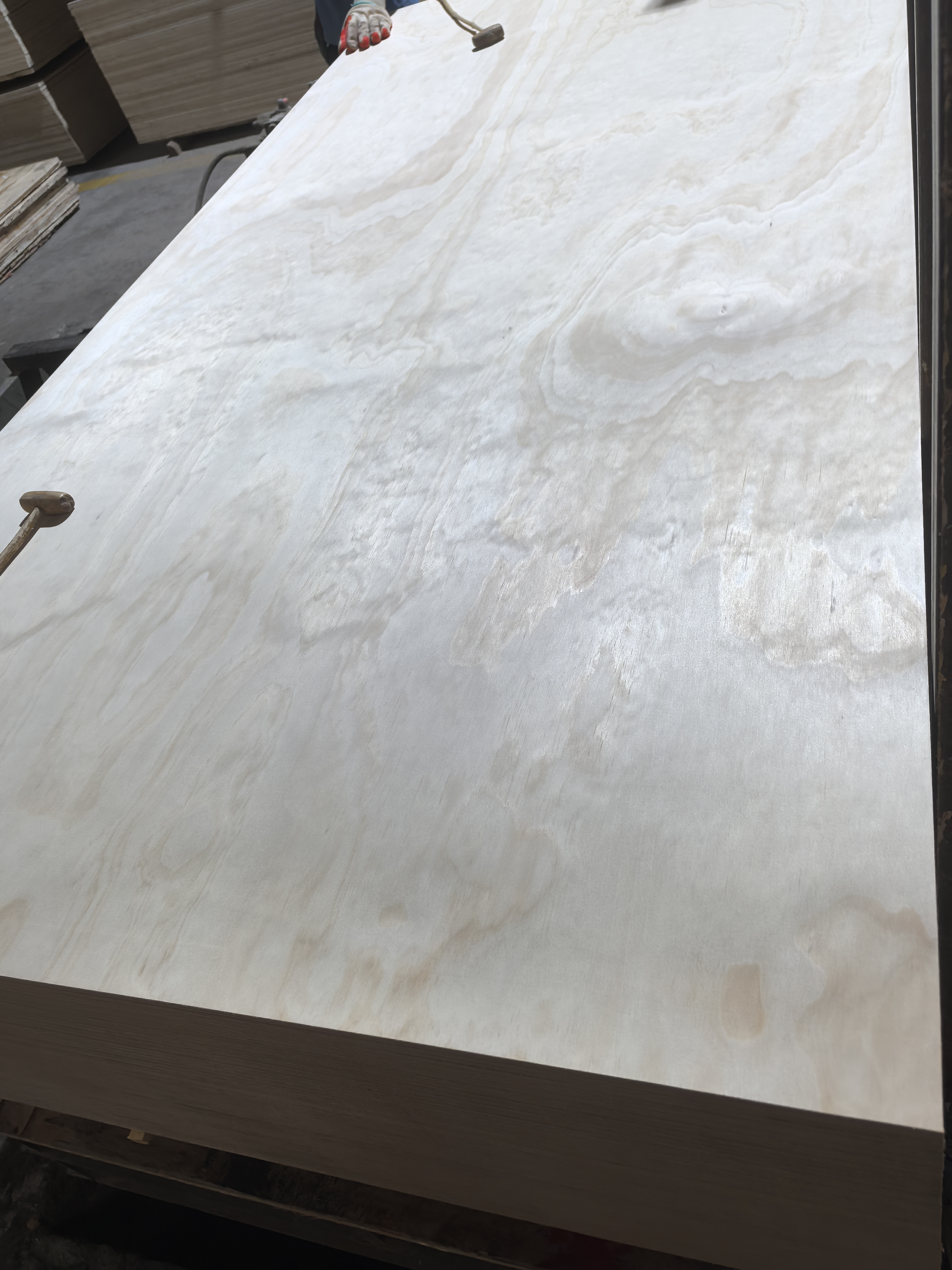 Pine Plywood with E1 Glue C/D Grade(图3) Pine Plywood with E1 Glue C/D Grade(图3)